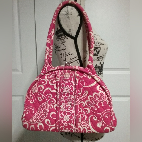 Vera Bradley Handbags - BRAND NEW Vera Bradley Bag